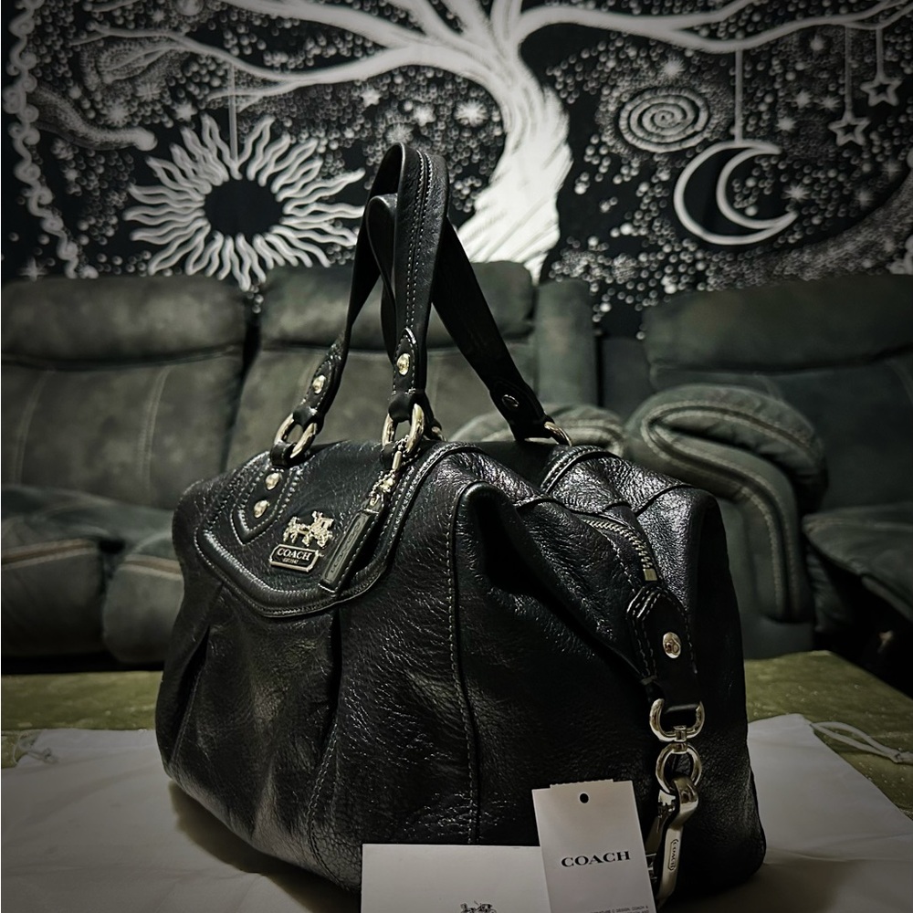 Vintage style Y2K Coach Black Leather Shoulder Bag with Silver Hardware handbag - Picture 16 of 17